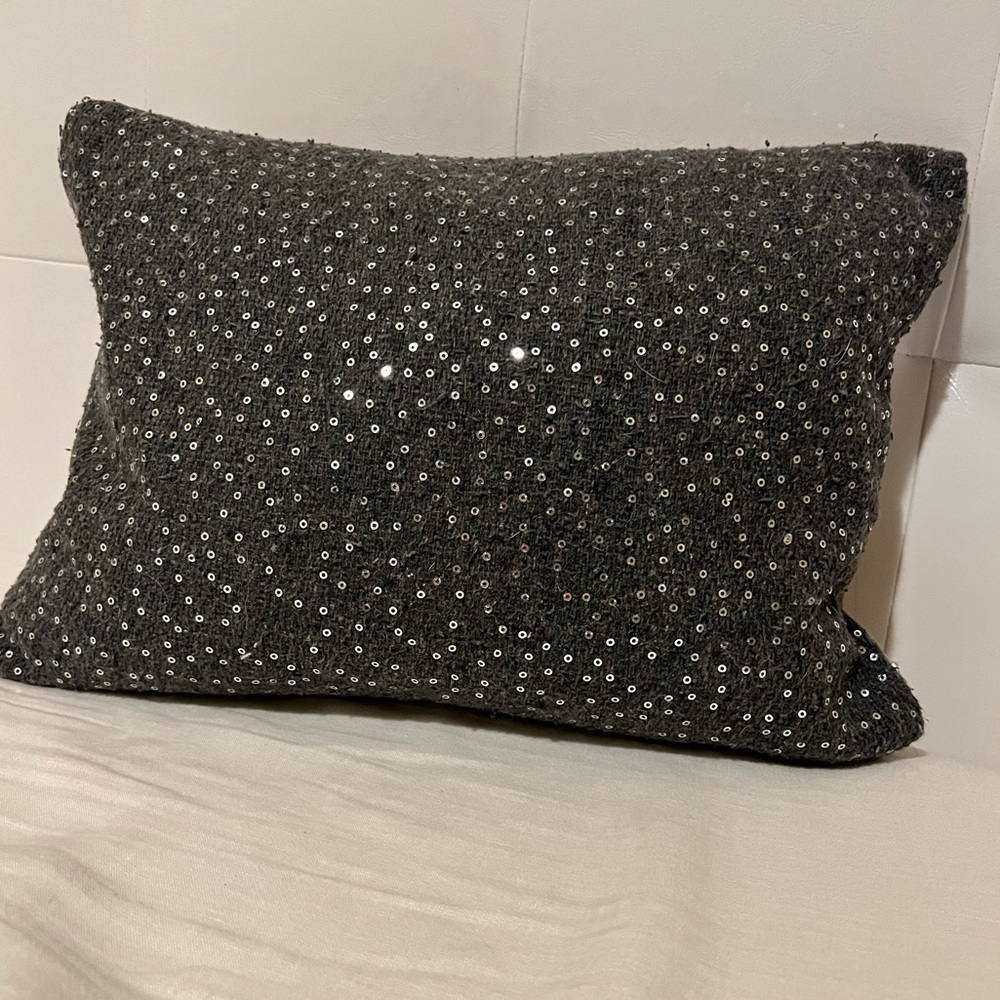 WEST ELM Decorative Lumbar Pillow w/Insert